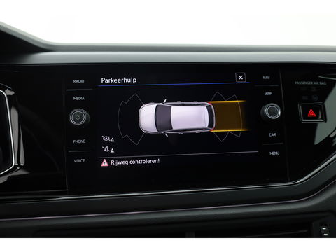 Volkswagen Polo 1.0 TSI R-Line DSG | Adapt. Cruise | Apple CarPlay & Android Auto | Trekhaak | Navi | 17"