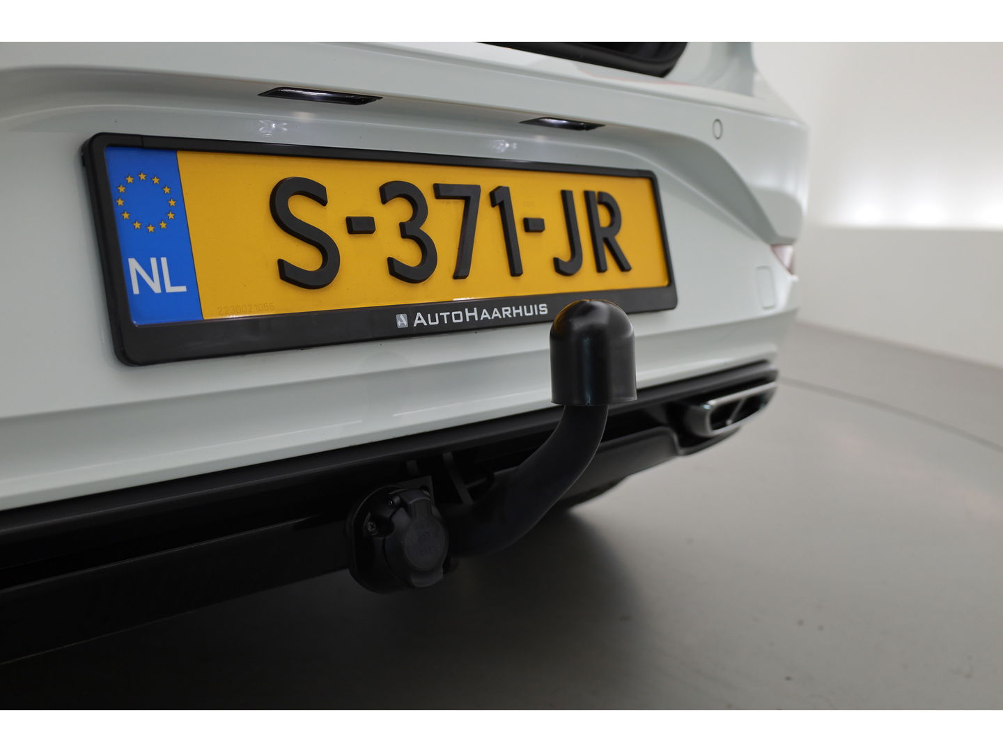 Volkswagen Polo 1.0 TSI R-Line DSG | Adapt. Cruise | Apple CarPlay & Android Auto | Trekhaak | Navi | 17"