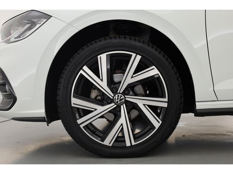 Volkswagen Polo 1.0 TSI R-Line DSG | Adapt. Cruise | Apple CarPlay & Android Auto | Trekhaak | Navi | 17"