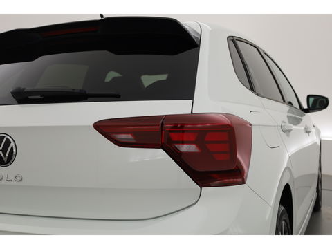 Volkswagen Polo 1.0 TSI R-Line DSG | Adapt. Cruise | Apple CarPlay & Android Auto | Trekhaak | Navi | 17"