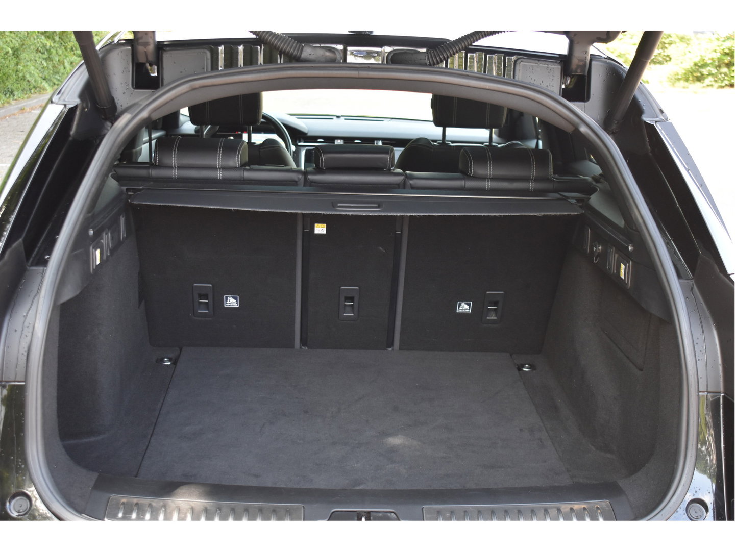 Land Rover Range Rover Velar 2.0 P250 Turbo AWD R-Dynamic Drive Pro Pack | Keyless | Digitale tellers | Pano.dak | Carplay | Adapt.CC | Camera | Meridian | Elekt.stoelen