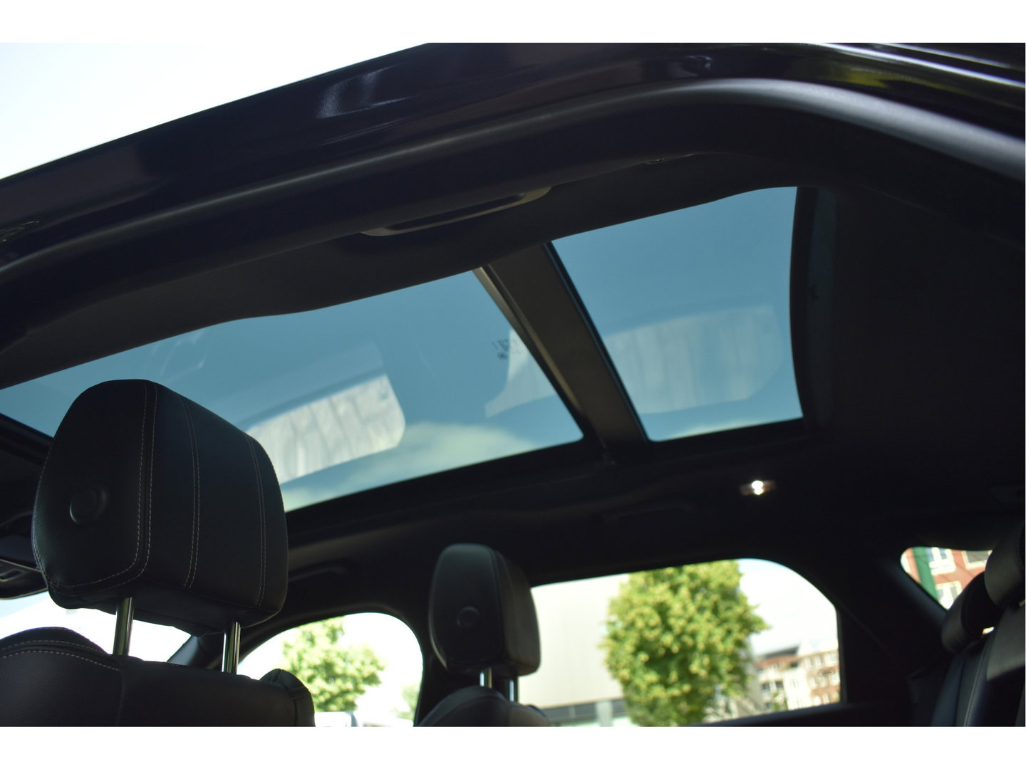 Land Rover Range Rover Velar 2.0 P250 Turbo AWD R-Dynamic Drive Pro Pack | Keyless | Digitale tellers | Pano.dak | Carplay | Adapt.CC | Camera | Meridian | Elekt.stoelen