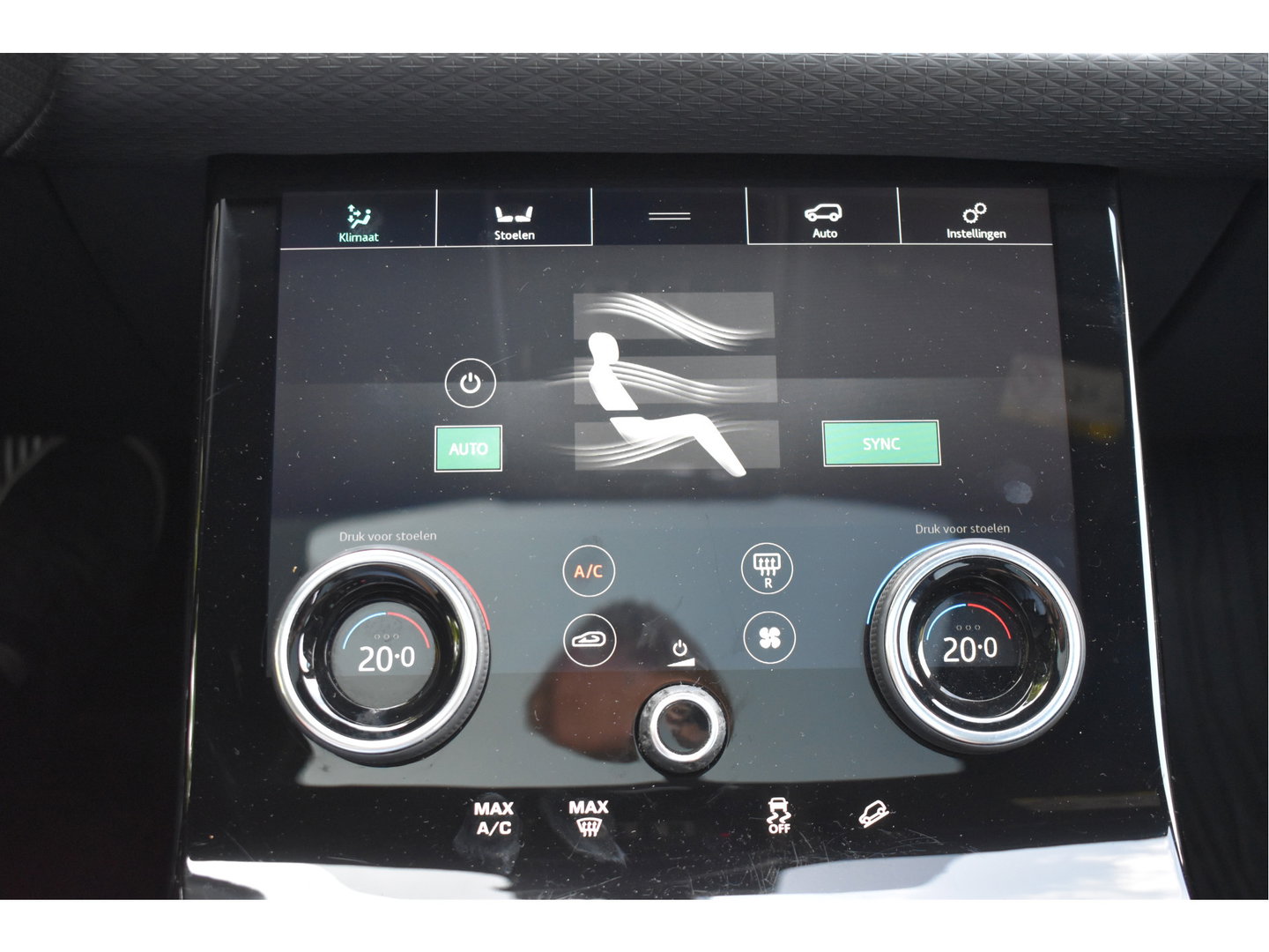 Land Rover Range Rover Velar 2.0 P250 Turbo AWD R-Dynamic Drive Pro Pack | Keyless | Digitale tellers | Pano.dak | Carplay | Adapt.CC | Camera | Meridian | Elekt.stoelen