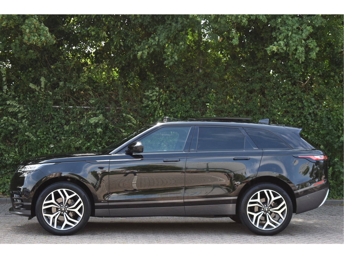 Land Rover Range Rover Velar 2.0 P250 Turbo AWD R-Dynamic Drive Pro Pack | Keyless | Digitale tellers | Pano.dak | Carplay | Adapt.CC | Camera | Meridian | Elekt.stoelen
