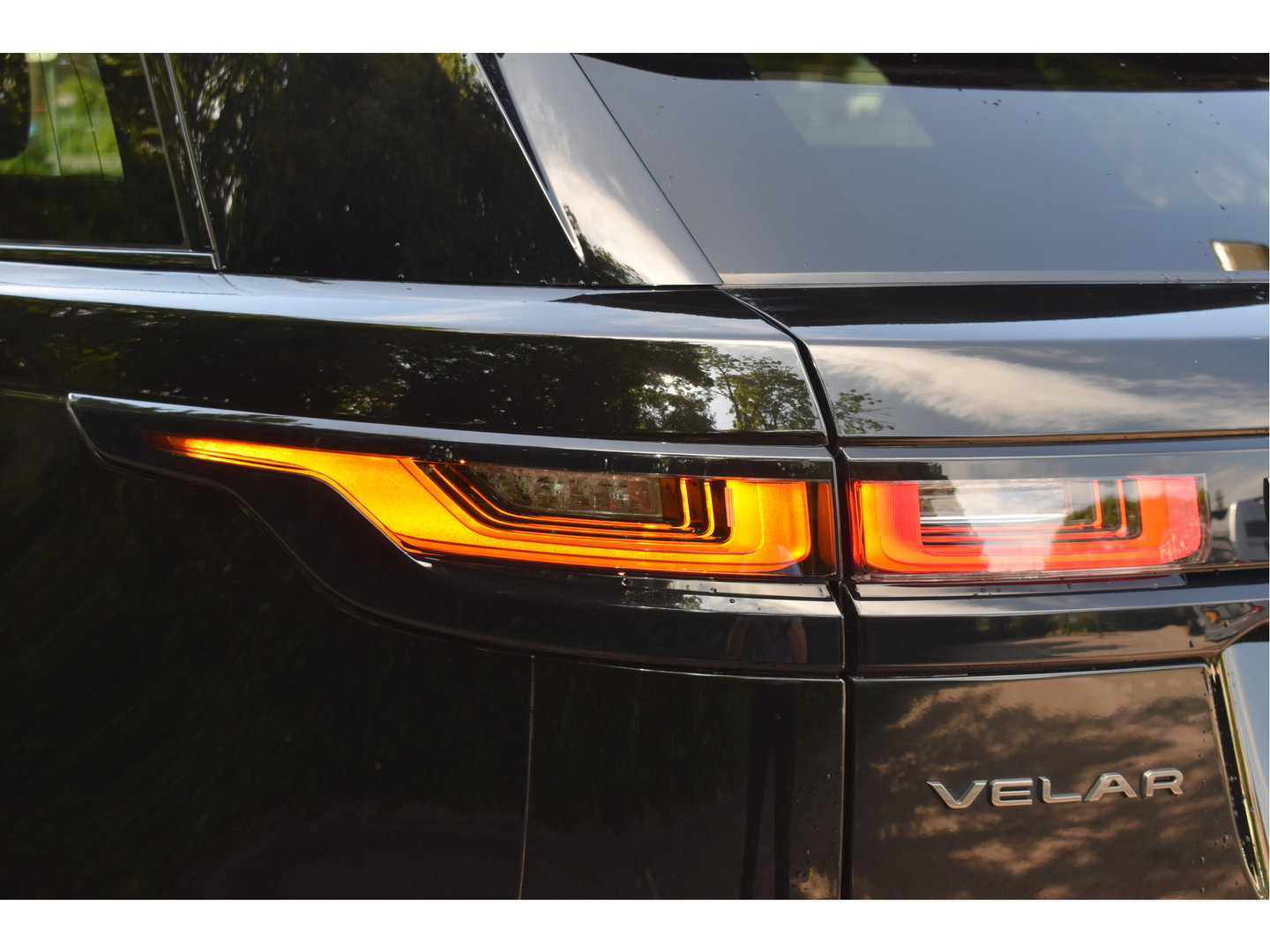 Land Rover Range Rover Velar 2.0 P250 Turbo AWD R-Dynamic Drive Pro Pack | Keyless | Digitale tellers | Pano.dak | Carplay | Adapt.CC | Camera | Meridian | Elekt.stoelen