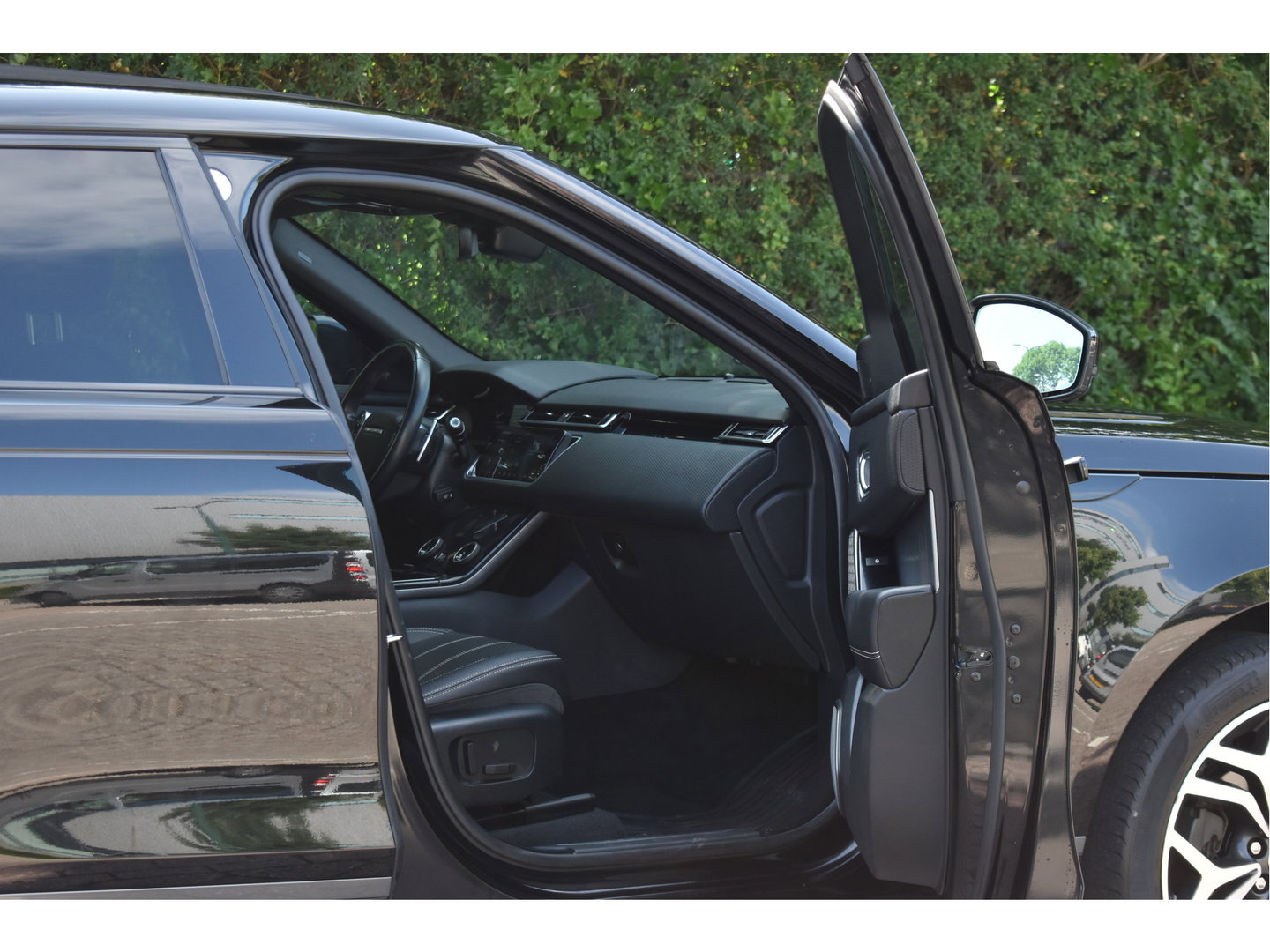 Land Rover Range Rover Velar 2.0 P250 Turbo AWD R-Dynamic Drive Pro Pack | Keyless | Digitale tellers | Pano.dak | Carplay | Adapt.CC | Camera | Meridian | Elekt.stoelen