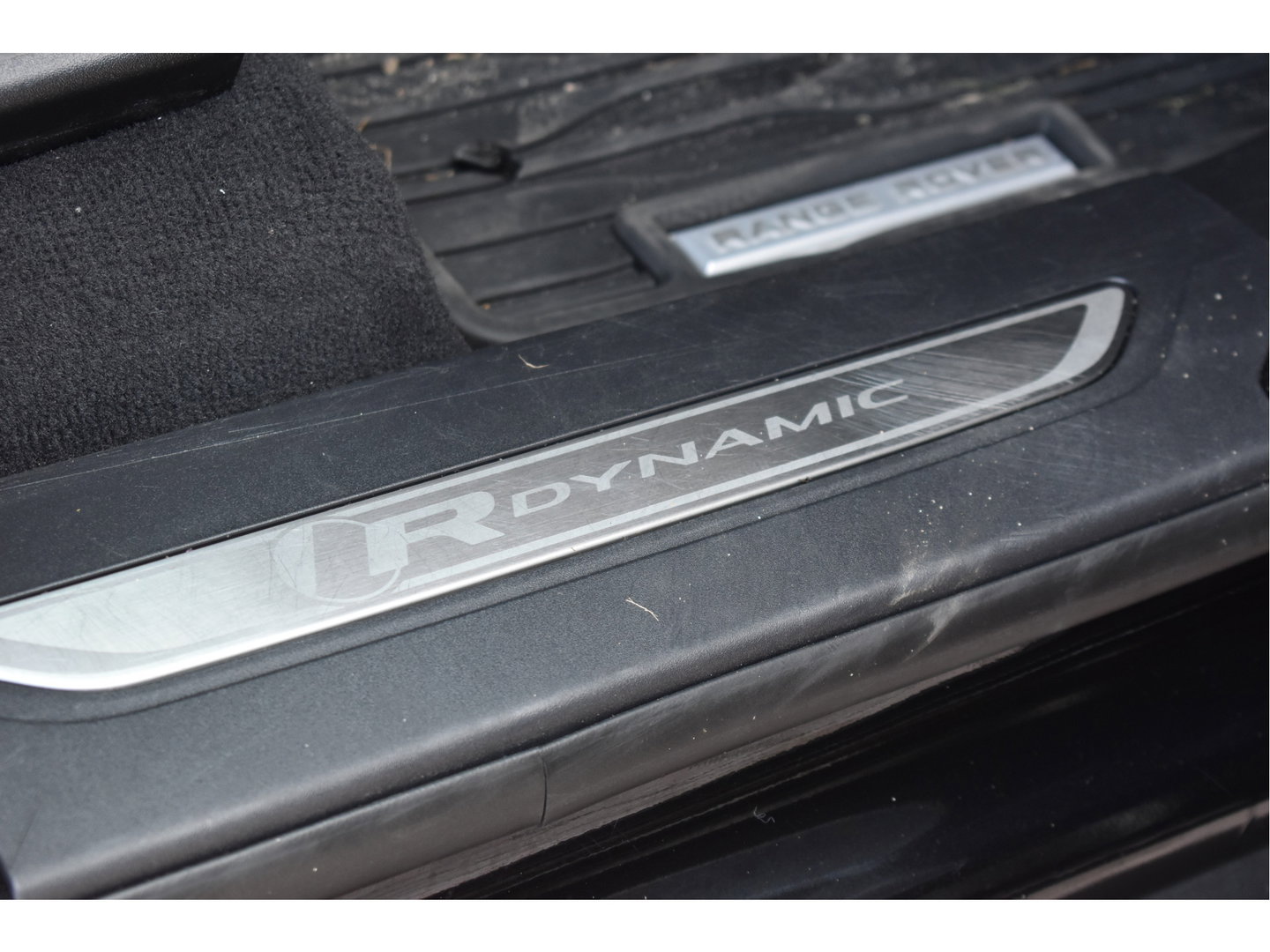 Land Rover Range Rover Velar 2.0 P250 Turbo AWD R-Dynamic Drive Pro Pack | Keyless | Digitale tellers | Pano.dak | Carplay | Adapt.CC | Camera | Meridian | Elekt.stoelen