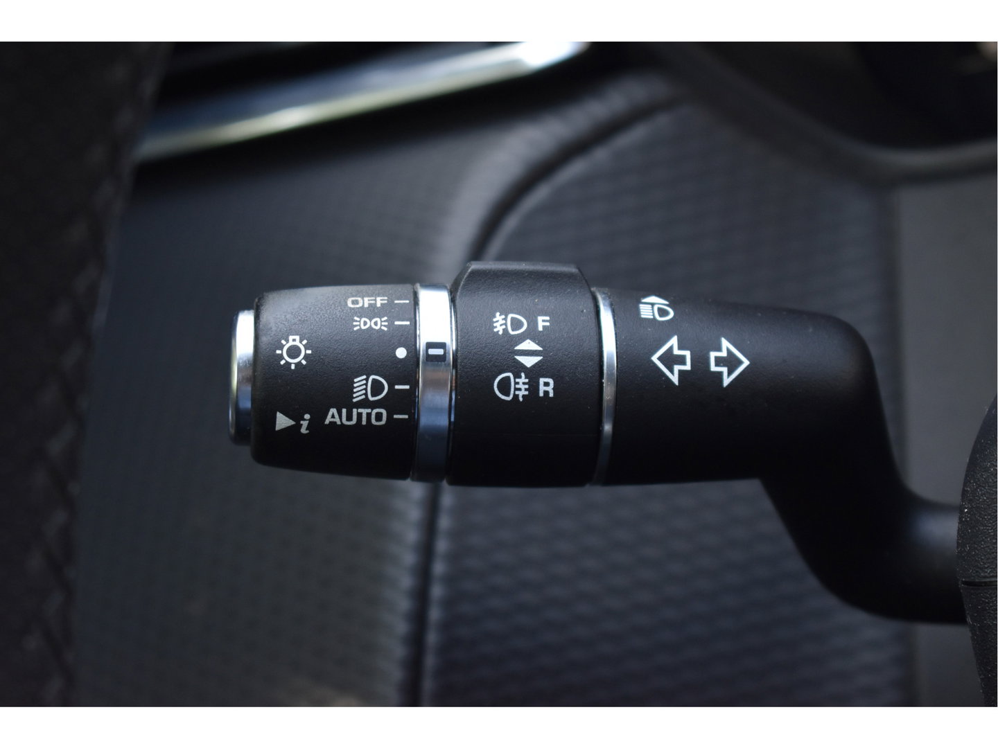 Land Rover Range Rover Velar 2.0 P250 Turbo AWD R-Dynamic Drive Pro Pack | Keyless | Digitale tellers | Pano.dak | Carplay | Adapt.CC | Camera | Meridian | Elekt.stoelen