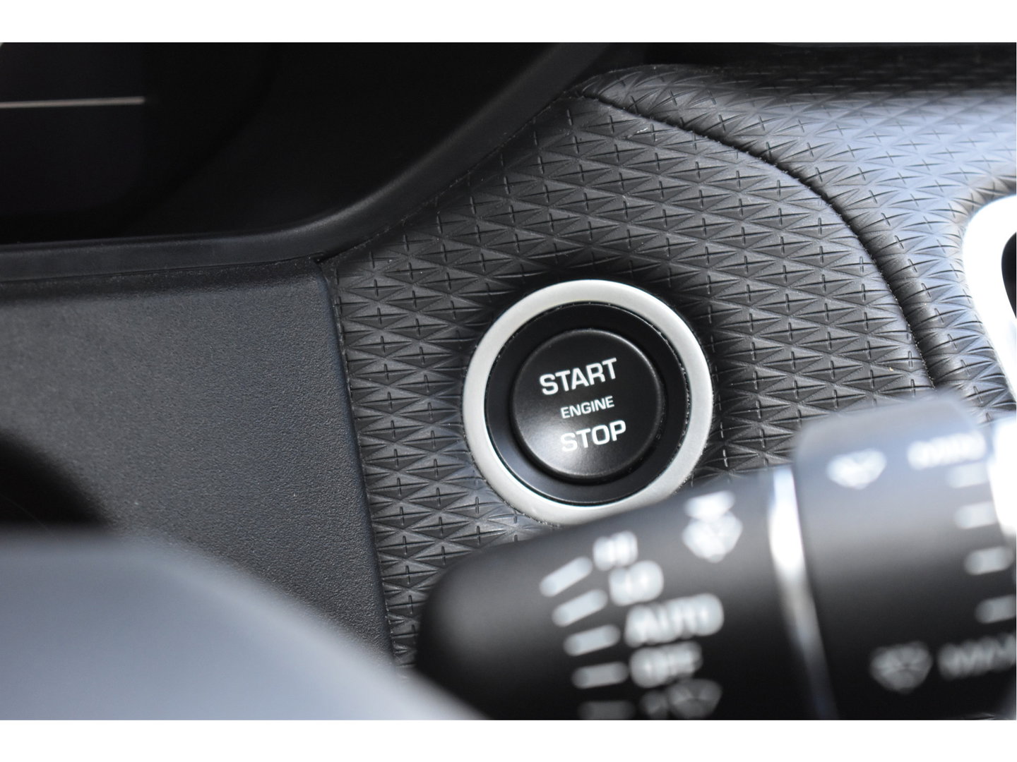 Land Rover Range Rover Velar 2.0 P250 Turbo AWD R-Dynamic Drive Pro Pack | Keyless | Digitale tellers | Pano.dak | Carplay | Adapt.CC | Camera | Meridian | Elekt.stoelen