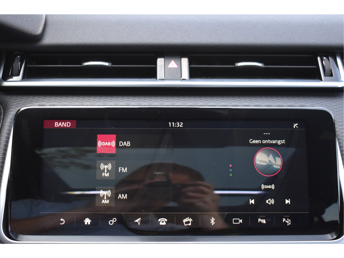 Land Rover Range Rover Velar 2.0 P250 Turbo AWD R-Dynamic Drive Pro Pack | Keyless | Digitale tellers | Pano.dak | Carplay | Adapt.CC | Camera | Meridian | Elekt.stoelen