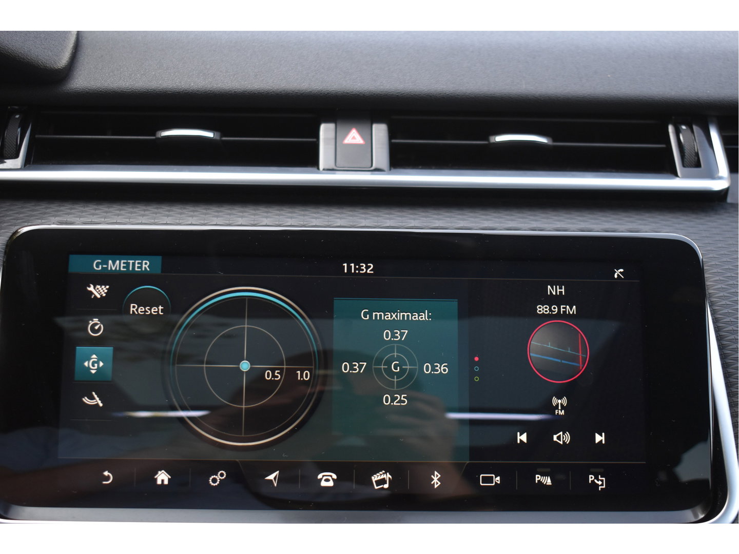 Land Rover Range Rover Velar 2.0 P250 Turbo AWD R-Dynamic Drive Pro Pack | Keyless | Digitale tellers | Pano.dak | Carplay | Adapt.CC | Camera | Meridian | Elekt.stoelen