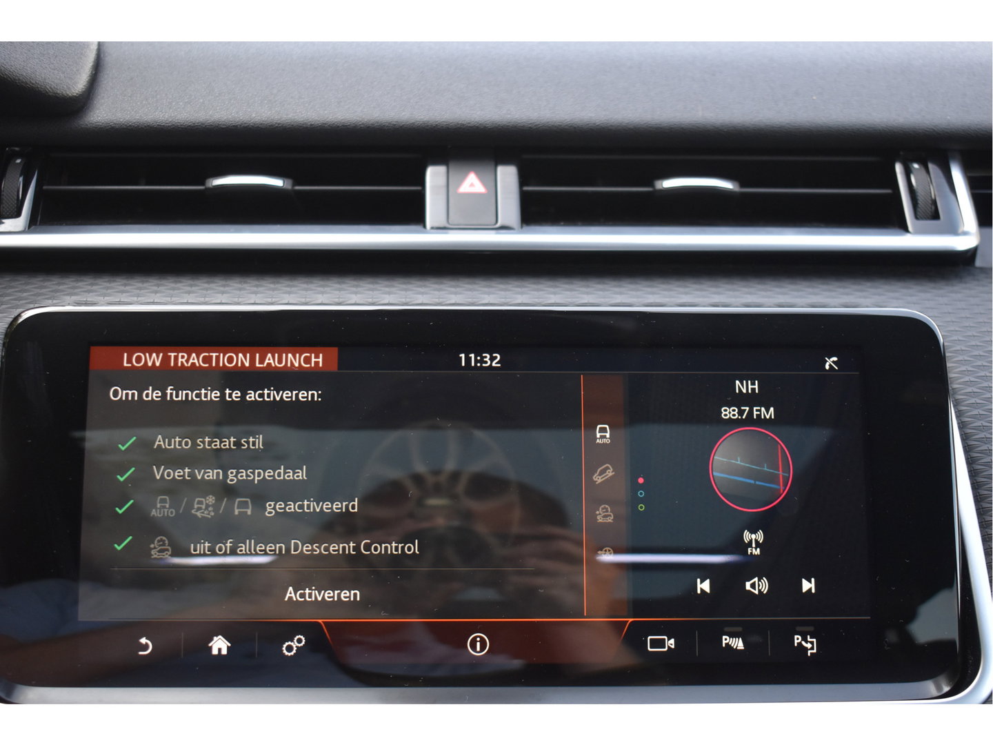 Land Rover Range Rover Velar 2.0 P250 Turbo AWD R-Dynamic Drive Pro Pack | Keyless | Digitale tellers | Pano.dak | Carplay | Adapt.CC | Camera | Meridian | Elekt.stoelen