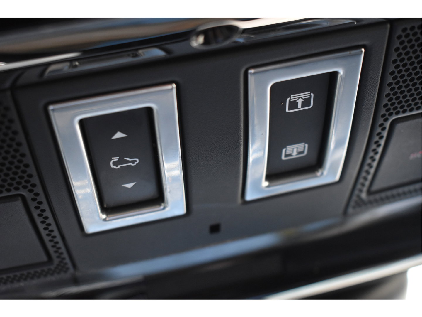 Land Rover Range Rover Velar 2.0 P250 Turbo AWD R-Dynamic Drive Pro Pack | Keyless | Digitale tellers | Pano.dak | Carplay | Adapt.CC | Camera | Meridian | Elekt.stoelen