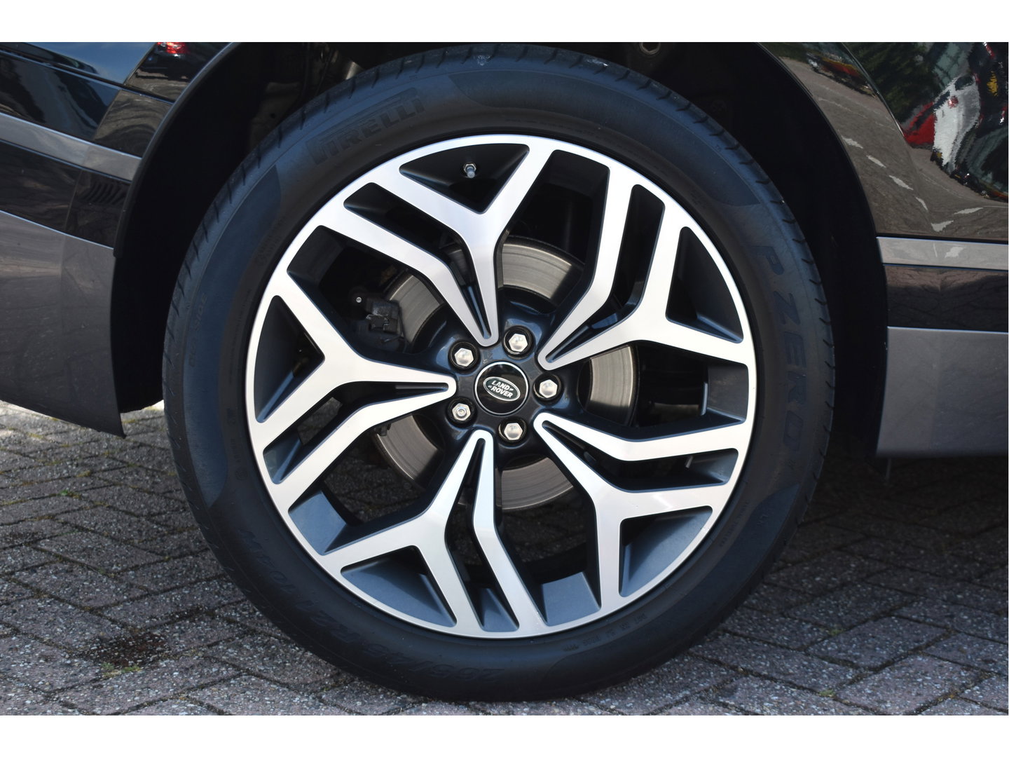 Land Rover Range Rover Velar 2.0 P250 Turbo AWD R-Dynamic Drive Pro Pack | Keyless | Digitale tellers | Pano.dak | Carplay | Adapt.CC | Camera | Meridian | Elekt.stoelen