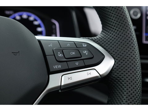 Volkswagen T-Roc 1.5 TSI R-Line Black Style | Pano | Adapt. Cruise | 19'' | IQ. Light | Camera | Afn. Trekhaak