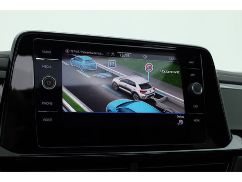 Volkswagen T-Roc 1.5 TSI R-Line Black Style | Pano | Adapt. Cruise | 19'' | IQ. Light | Camera | Afn. Trekhaak