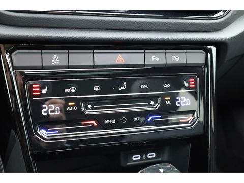 Volkswagen T-Roc 1.5 TSI R-Line Black Style | Pano | Adapt. Cruise | 19'' | IQ. Light | Camera | Afn. Trekhaak