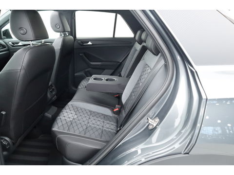 Volkswagen T-Roc 1.5 TSI R-Line Black Style | Pano | Adapt. Cruise | 19'' | IQ. Light | Camera | Afn. Trekhaak