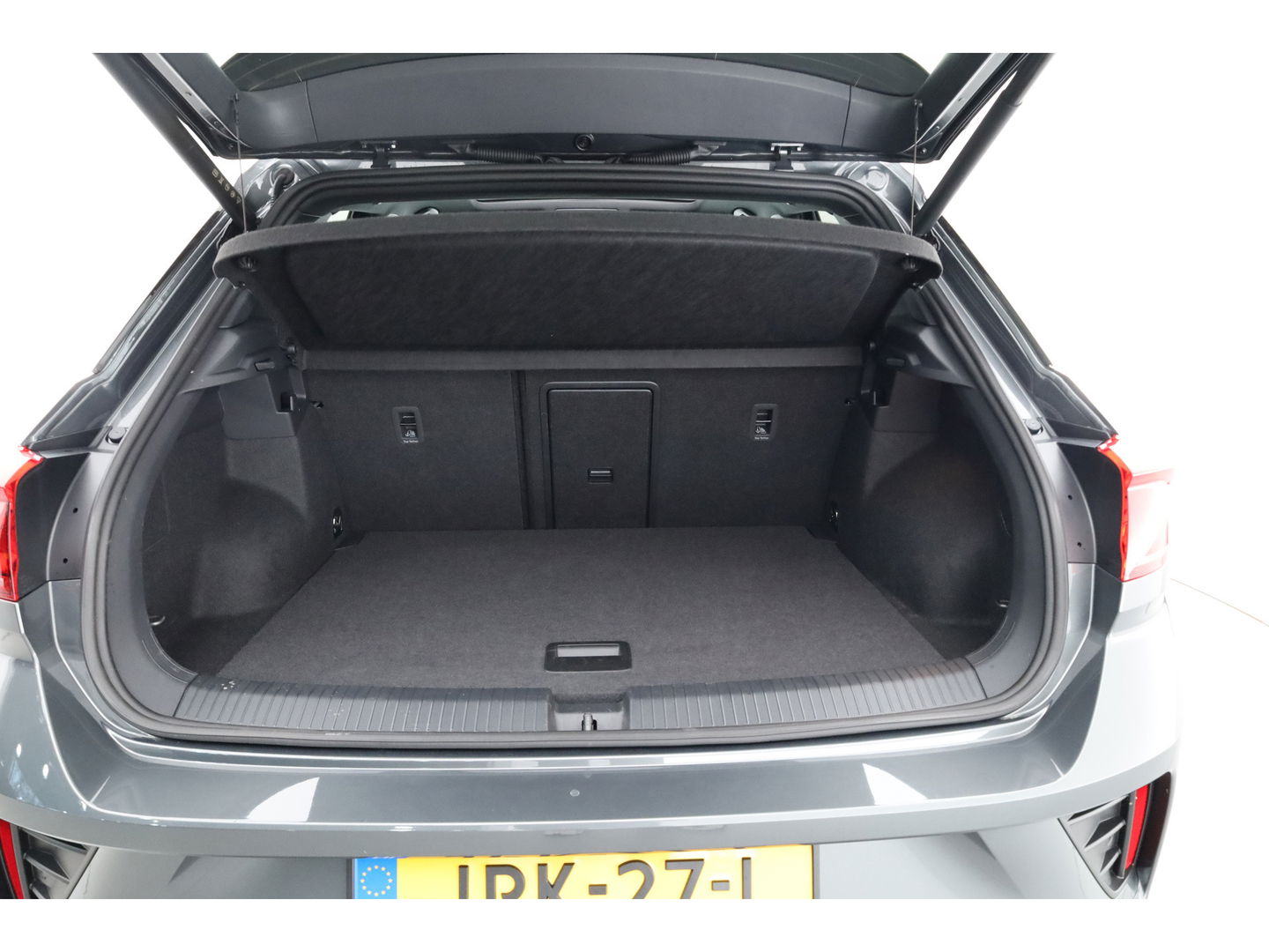 Volkswagen T-Roc 1.5 TSI R-Line Black Style | Pano | Adapt. Cruise | 19'' | IQ. Light | Camera | Afn. Trekhaak