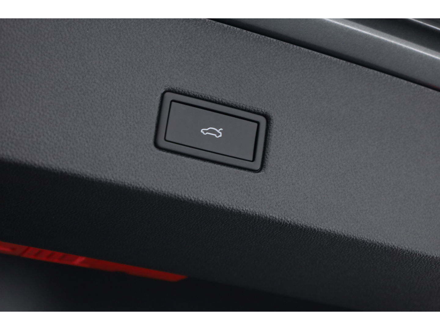 Volkswagen T-Roc 1.5 TSI R-Line Black Style | Pano | Adapt. Cruise | 19'' | IQ. Light | Camera | Afn. Trekhaak