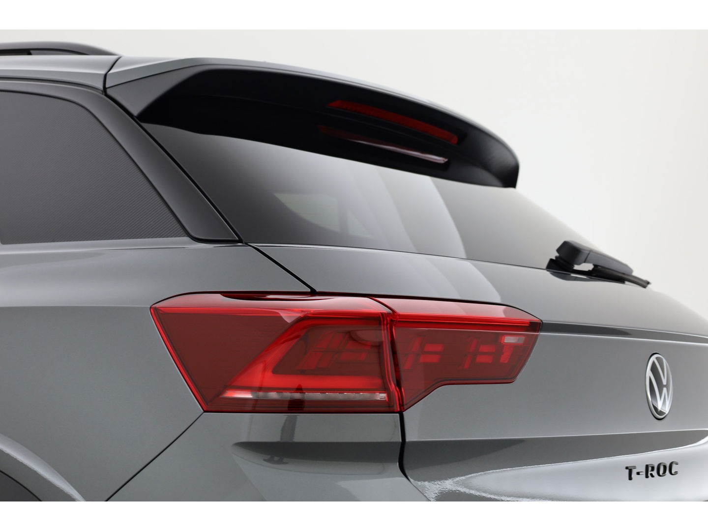 Volkswagen T-Roc 1.5 TSI R-Line Black Style | Pano | Adapt. Cruise | 19'' | IQ. Light | Camera | Afn. Trekhaak