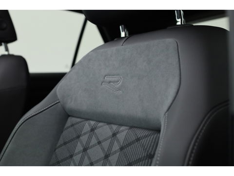 Volkswagen T-Roc 1.5 TSI R-Line Black Style | Pano | Adapt. Cruise | 19'' | IQ. Light | Camera | Afn. Trekhaak