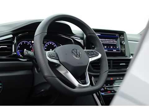 Volkswagen T-Roc 1.5 TSI R-Line Black Style | Pano | Adapt. Cruise | 19'' | IQ. Light | Camera | Afn. Trekhaak
