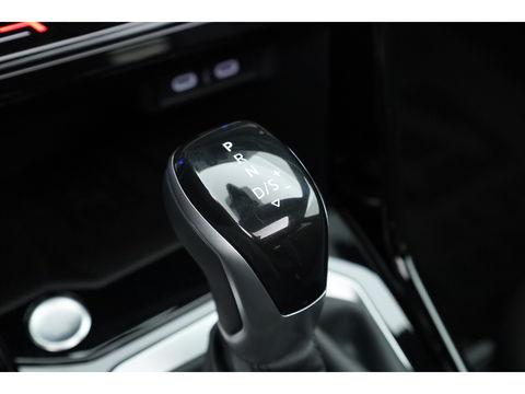 Volkswagen T-Roc 1.5 TSI R-Line Black Style | Pano | Adapt. Cruise | 19'' | IQ. Light | Camera | Afn. Trekhaak