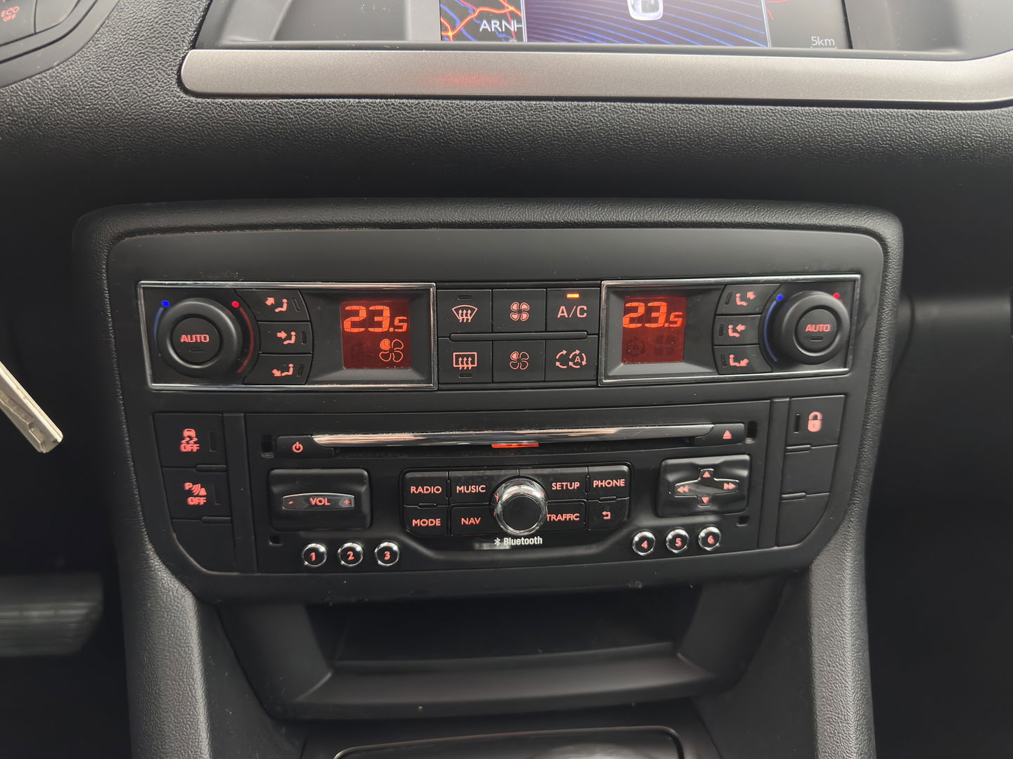 Citroën C5 1.6 e-HDi Collection Business Aut. * NAVI-FULLMAP | SPORT-SEATS | SHIFT-PADDLES | PDC | ECC | PRIVACY-GLASS | TOWBAR | 17 "ALU*