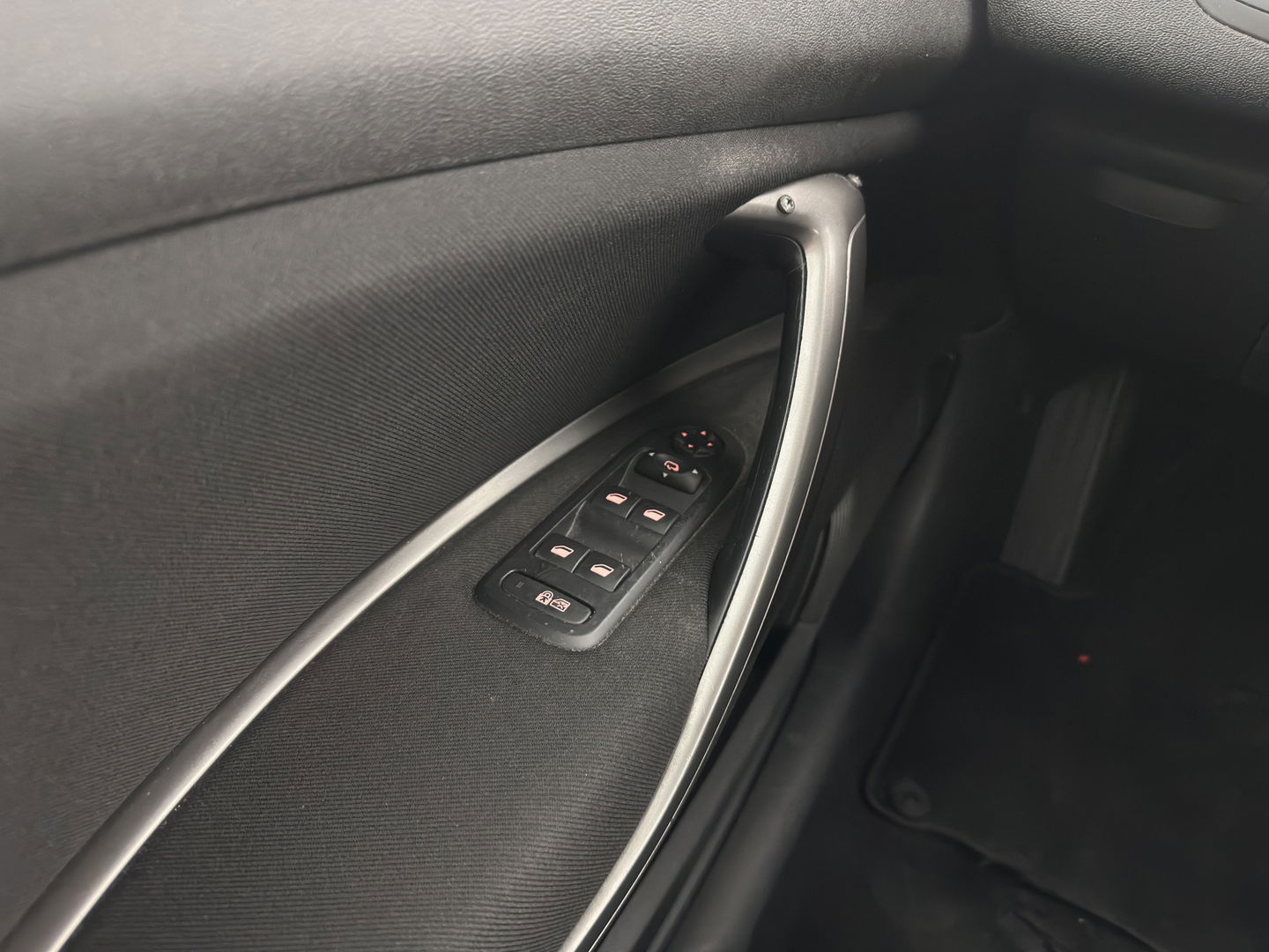 Citroën C5 1.6 e-HDi Collection Business Aut. * NAVI-FULLMAP | SPORT-SEATS | SHIFT-PADDLES | PDC | ECC | PRIVACY-GLASS | TOWBAR | 17 "ALU*