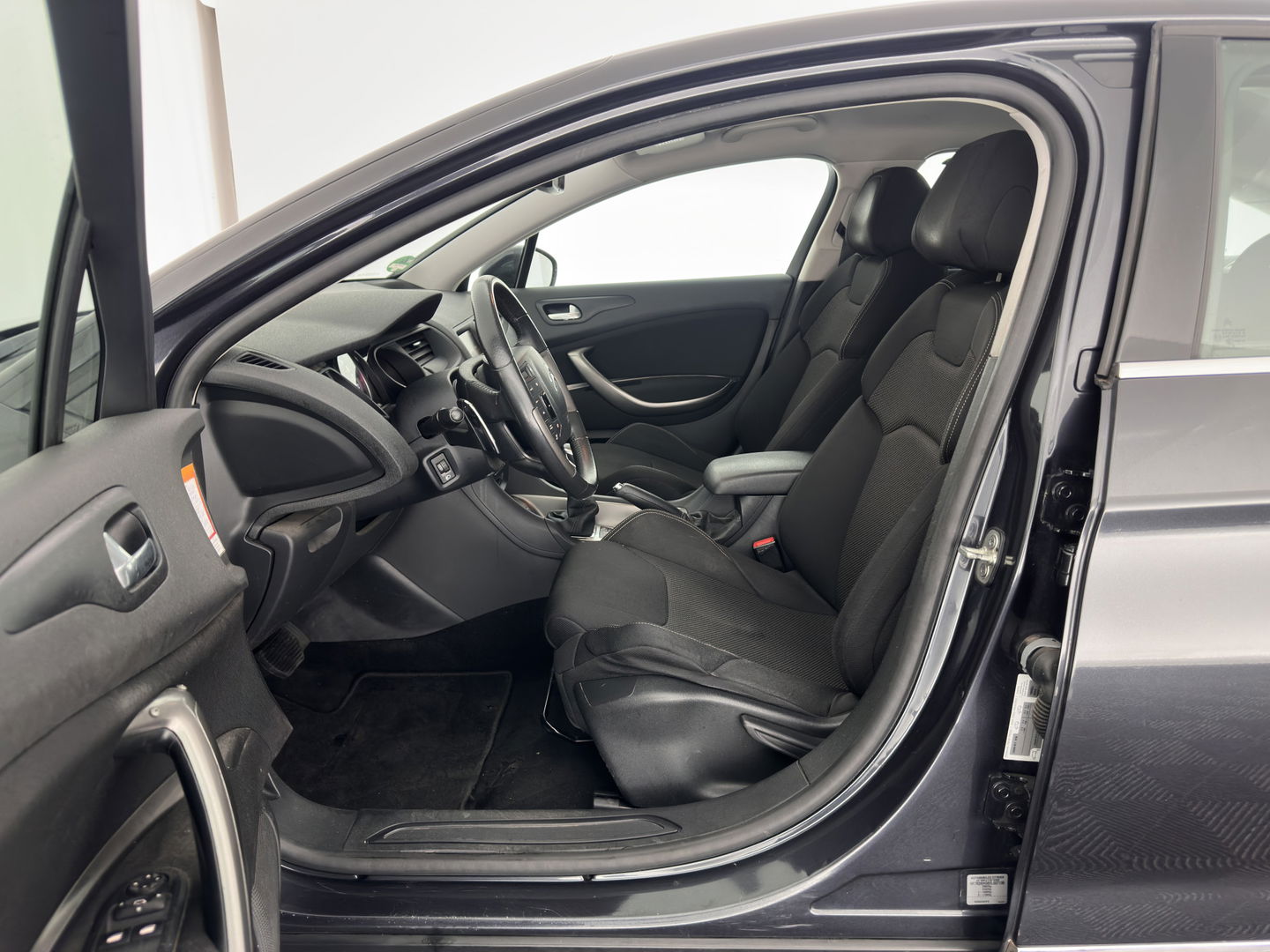 Citroën C5 1.6 e-HDi Collection Business Aut. * NAVI-FULLMAP | SPORT-SEATS | SHIFT-PADDLES | PDC | ECC | PRIVACY-GLASS | TOWBAR | 17 "ALU*