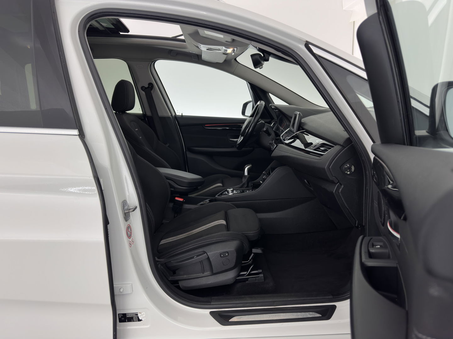 BMW 2 Serie Gran Tourer 216d Corporate Lease Sport ( 7-Pers ) *PANO | NAVI-FULLMAP | SPORTSEATS | ECC | PRIVACY-GLASS | PDC | CRUISE | 17''ALU*