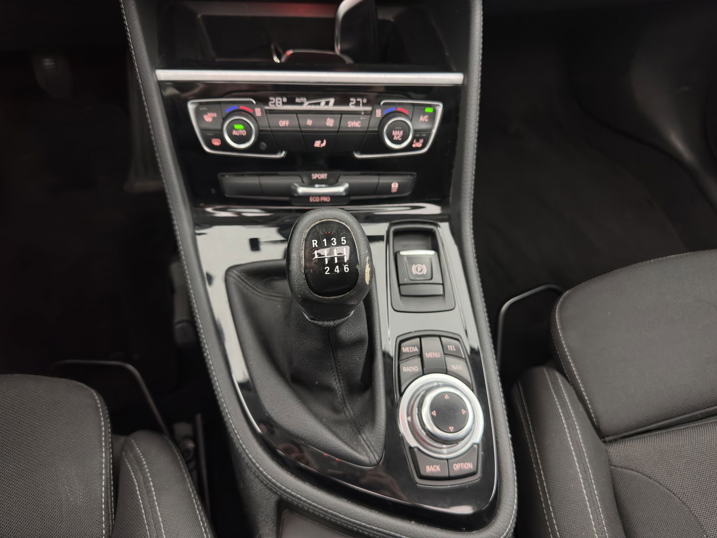 BMW 2 Serie Gran Tourer 216d Corporate Lease Sport ( 7-Pers ) *PANO | NAVI-FULLMAP | SPORTSEATS | ECC | PRIVACY-GLASS | PDC | CRUISE | 17''ALU*