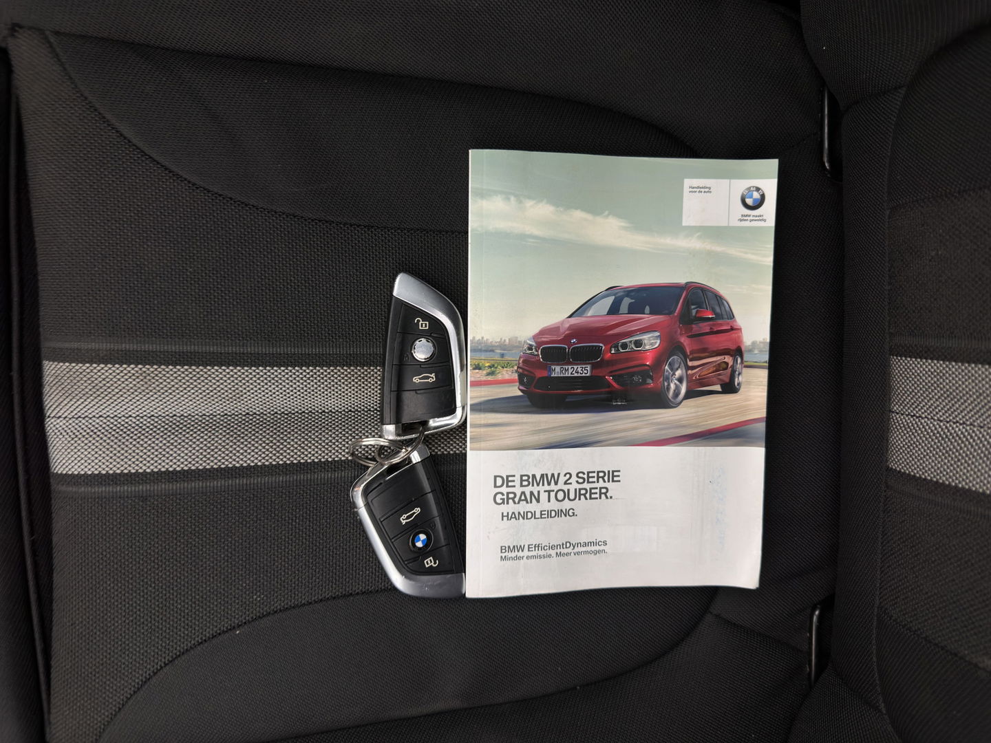 BMW 2 Serie Gran Tourer 216d Corporate Lease Sport ( 7-Pers ) *PANO | NAVI-FULLMAP | SPORTSEATS | ECC | PRIVACY-GLASS | PDC | CRUISE | 17''ALU*