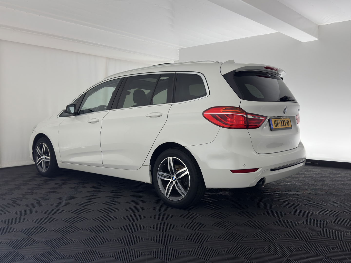 BMW 2 Serie Gran Tourer 216d Corporate Lease Sport ( 7-Pers ) *PANO | NAVI-FULLMAP | SPORTSEATS | ECC | PRIVACY-GLASS | PDC | CRUISE | 17''ALU*