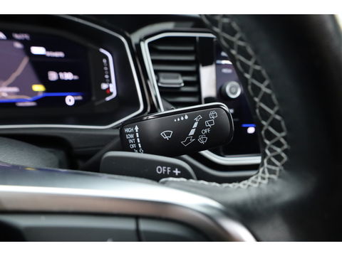 Volkswagen T-Roc 1.5 TSI Sport DSG | Pano | Afn. Trekhaak | Digi. Dashboard | Camera | 19'' | Adapt. Cruise | Keyless