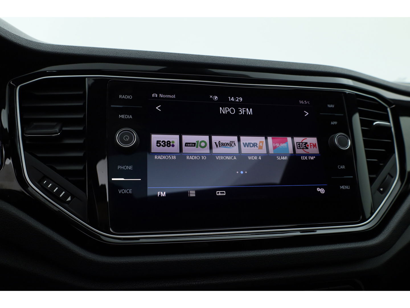 Volkswagen T-Roc 1.5 TSI Sport DSG | Pano | Afn. Trekhaak | Digi. Dashboard | Camera | 19'' | Adapt. Cruise | Keyless