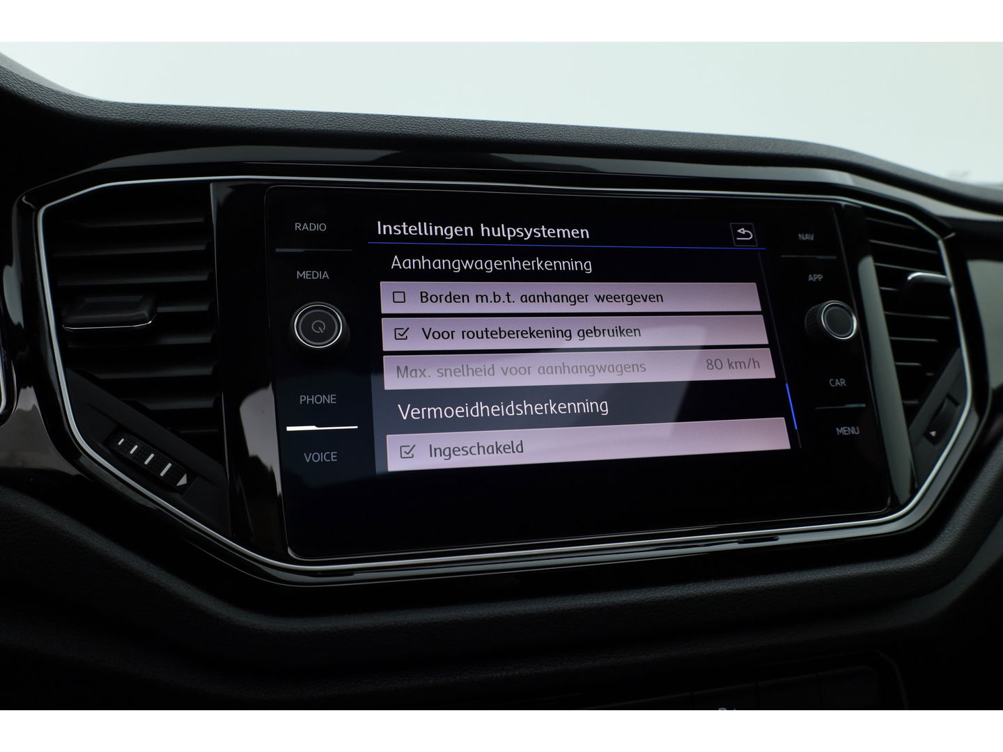 Volkswagen T-Roc 1.5 TSI Sport DSG | Pano | Afn. Trekhaak | Digi. Dashboard | Camera | 19'' | Adapt. Cruise | Keyless