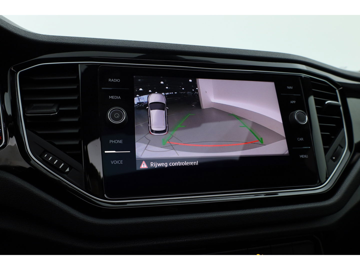 Volkswagen T-Roc 1.5 TSI Sport DSG | Pano | Afn. Trekhaak | Digi. Dashboard | Camera | 19'' | Adapt. Cruise | Keyless