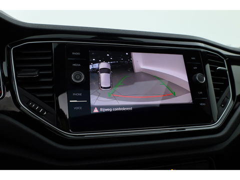 Volkswagen T-Roc 1.5 TSI Sport DSG | Pano | Afn. Trekhaak | Digi. Dashboard | Camera | 19'' | Adapt. Cruise | Keyless