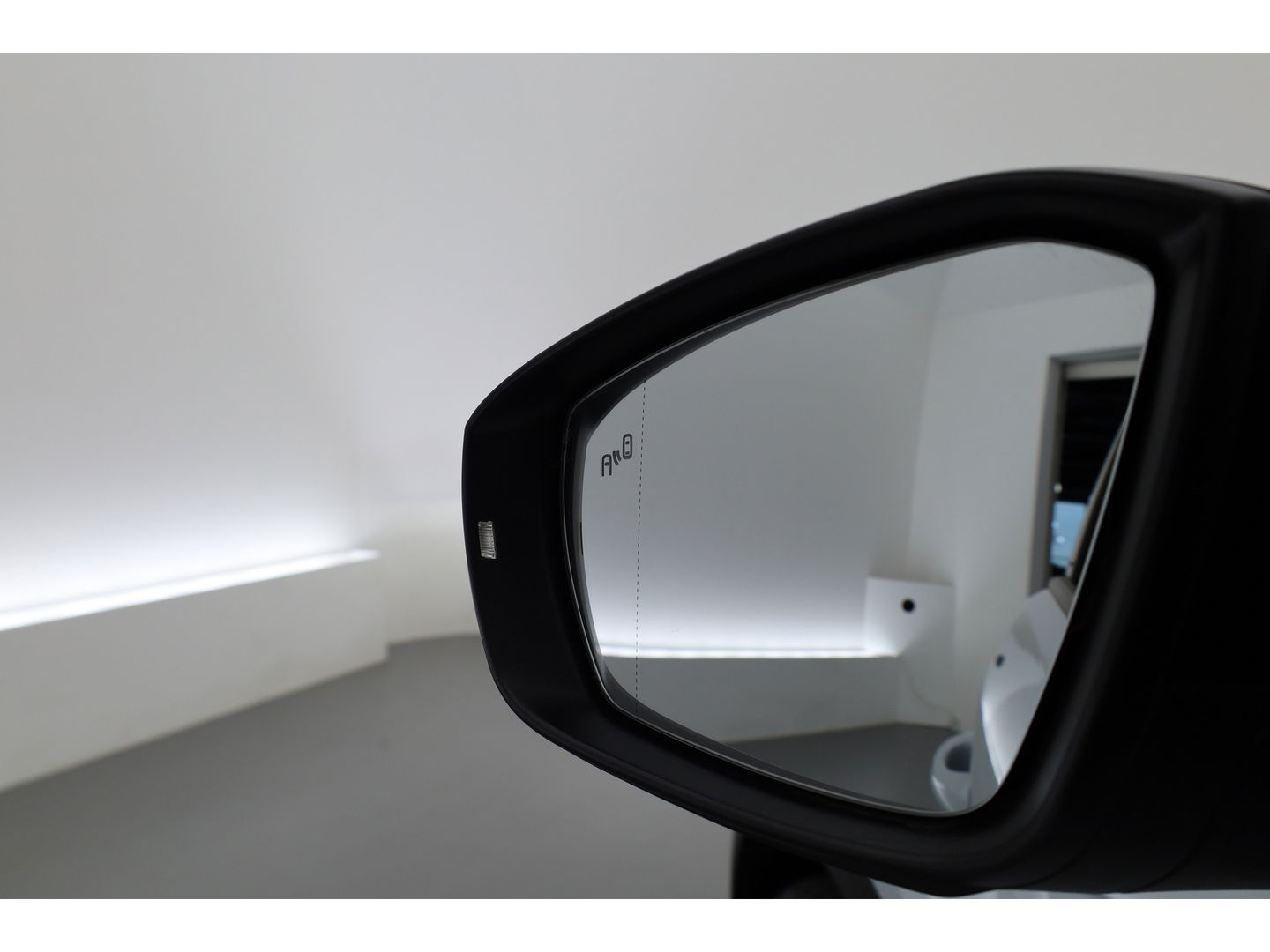 Volkswagen T-Roc 1.5 TSI Sport DSG | Pano | Afn. Trekhaak | Digi. Dashboard | Camera | 19'' | Adapt. Cruise | Keyless