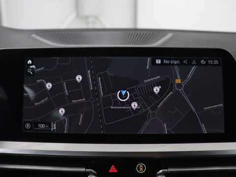 BMW 3-serie 320e M Sport | Leder | Trekhaak | Stoelverwarming | Carplay | Sportstoelen | Laserlicht | Live Cockpit | DAB | Parkeerhulp | Navigatie | Climate control | Bluetooth | Cruise control