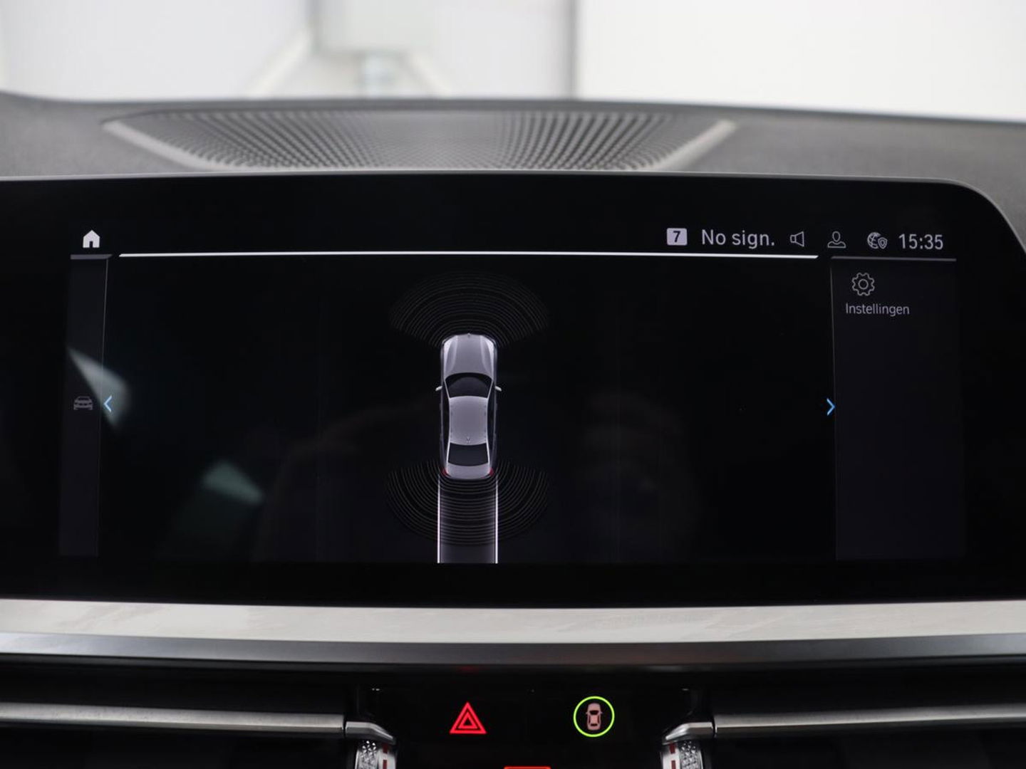 BMW 3-serie 320e M Sport | Leder | Trekhaak | Stoelverwarming | Carplay | Sportstoelen | Laserlicht | Live Cockpit | DAB | Parkeerhulp | Navigatie | Climate control | Bluetooth | Cruise control