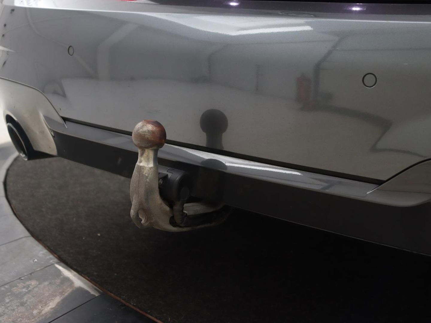 BMW 3-serie 320e M Sport | Leder | Trekhaak | Stoelverwarming | Carplay | Sportstoelen | Laserlicht | Live Cockpit | DAB | Parkeerhulp | Navigatie | Climate control | Bluetooth | Cruise control