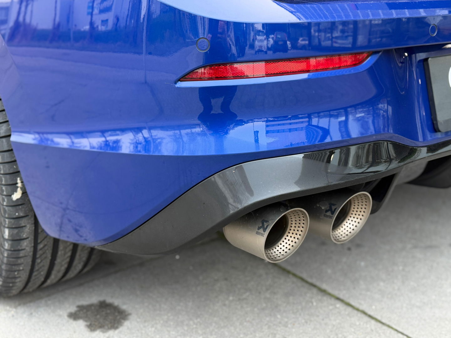 Volkswagen Golf R 2.0 TSI 4Motion|Pano|Akrapovic|Harman&Kardon|IQ.light|Keyless