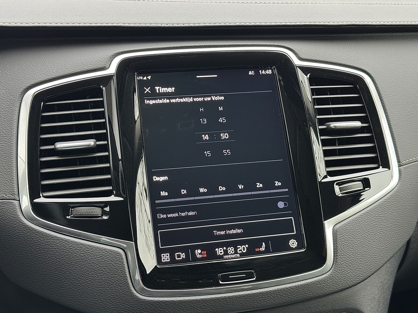 Volvo XC90 2.0 T8 Recharge AWD Plus Dark | 7 Persoons | Harman & Kardon | Apple Carplay | Android Auto | Leder | Stuurwielverwarming | Adaptieve Cruise Control | Lane Assist | DAB | Led |