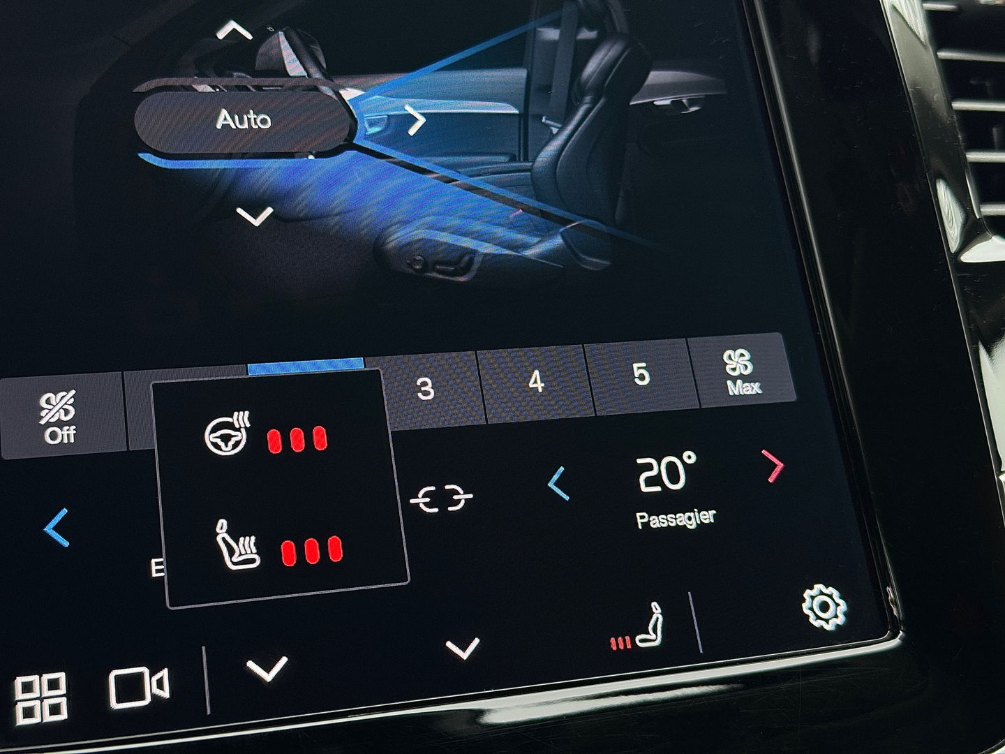 Volvo XC90 2.0 T8 Recharge AWD Plus Dark | 7 Persoons | Harman & Kardon | Apple Carplay | Android Auto | Leder | Stuurwielverwarming | Adaptieve Cruise Control | Lane Assist | DAB | Led |