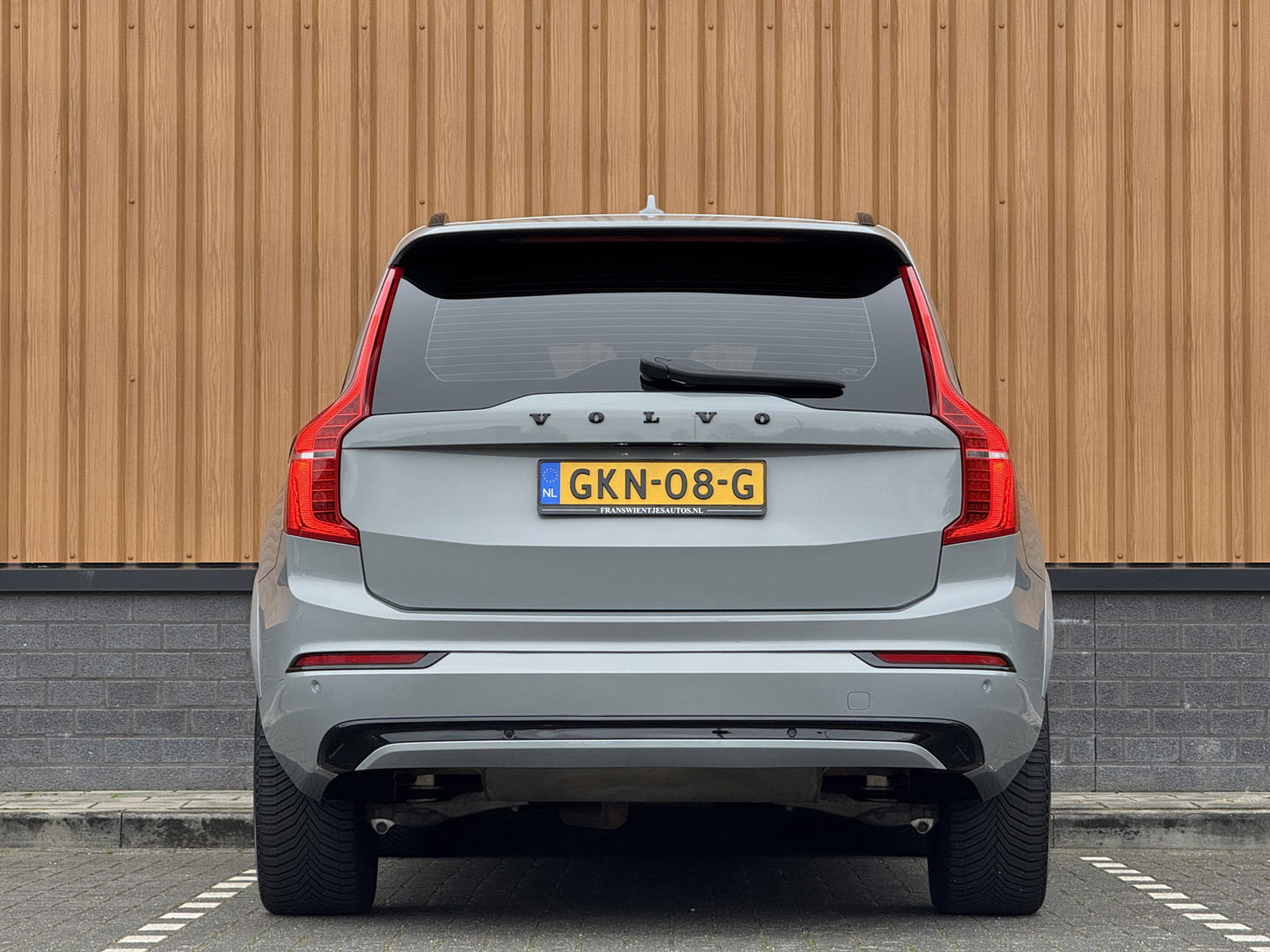 Volvo XC90 2.0 T8 Recharge AWD Plus Dark | 7 Persoons | Harman & Kardon | Apple Carplay | Android Auto | Leder | Stuurwielverwarming | Adaptieve Cruise Control | Lane Assist | DAB | Led |