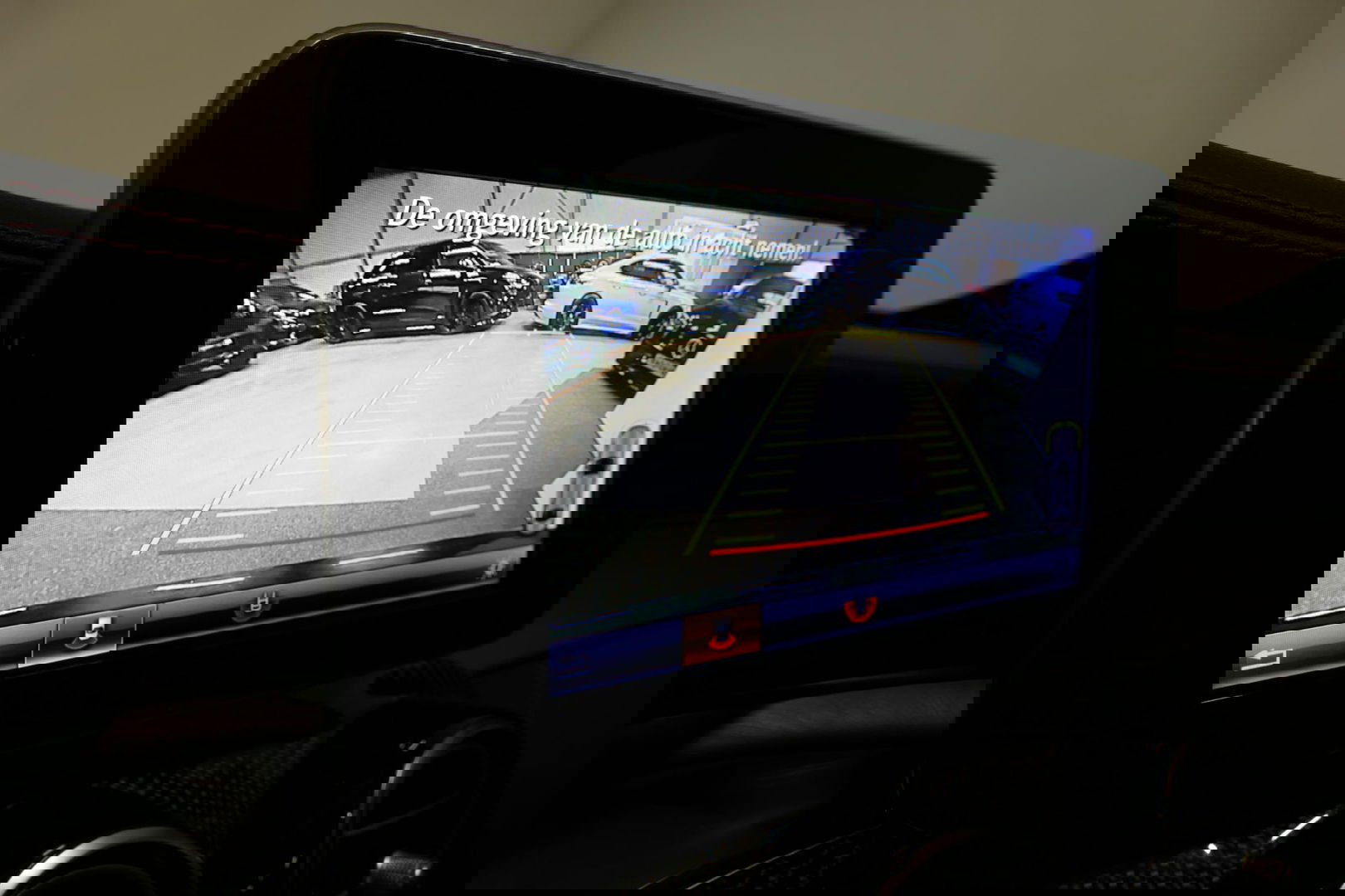 Mercedes-Benz C-Klasse 180 AMG Line / Orig. Nederlands / C63s AMG Diffuser / Panamericana Grille / Carbon interieurdelen / Burmester Surround Sound / Elektr. verstelbare voorstoelen + memory / Ambienteverlichting / Stoelverwarming / Apple Carplay - Android Auto / 20'' LMV / Ach