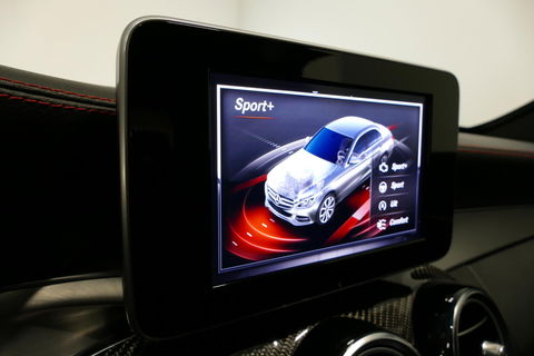 Mercedes-Benz C-Klasse 180 AMG Line / Orig. Nederlands / C63s AMG Diffuser / Panamericana Grille / Carbon interieurdelen / Burmester Surround Sound / Elektr. verstelbare voorstoelen + memory / Ambienteverlichting / Stoelverwarming / Apple Carplay - Android Auto / 20'' LMV / Ach